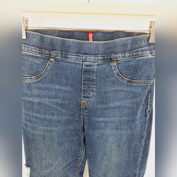 Spanx Distressed Ankle Skinny Raw Hem Jeans 2023 Medium Wash Pull On Medium - Picture 4 of 8